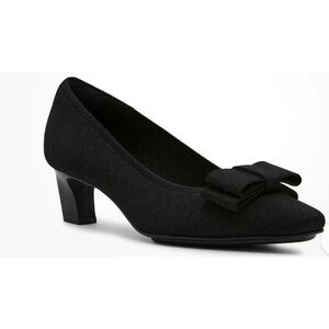Elegant Black Women's Pumps with Bow